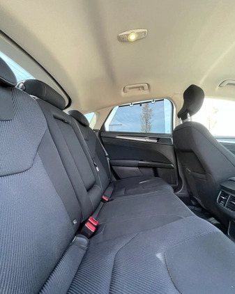 Ford Mondeo cena 51900 przebieg: 257000, rok produkcji 2015 z Warszawa małe 742